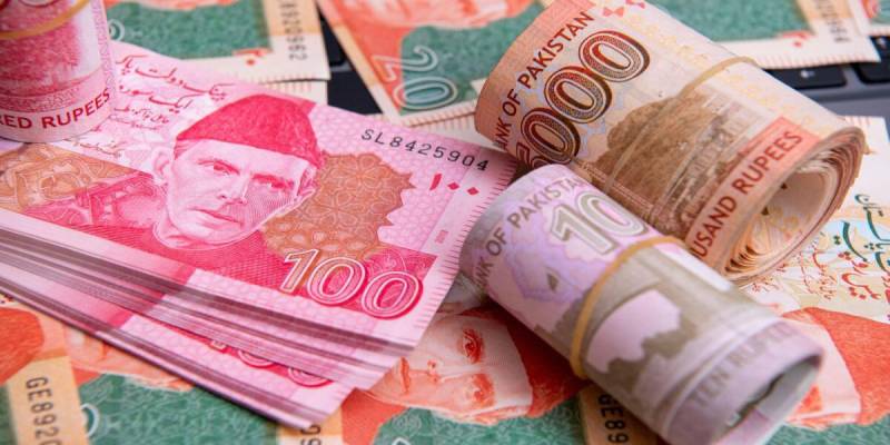 Pakistani Rupee falls against the US dollar in the interbank market