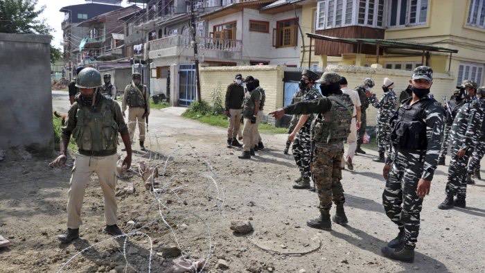 Twin bomb blasts in Indian Occupied Kashmir: Media Reports