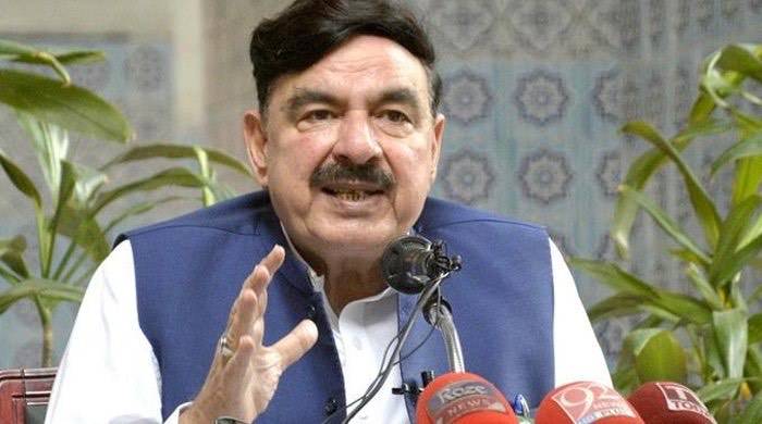 Sheikh Rashid gives deadline for overthrow of the government