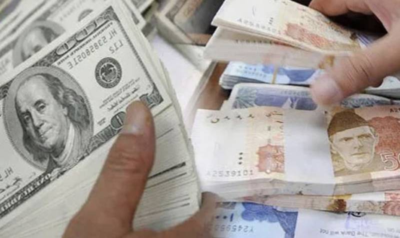 Pakistan government bans export of US dollar currency notes