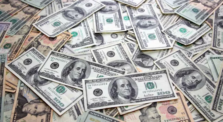 US dollar hits highest level of history in interbank market