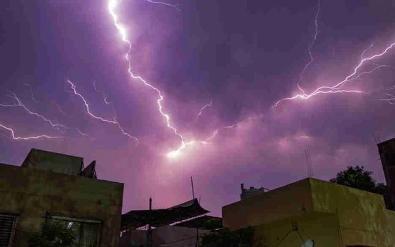 10 people die due to deadly thunderstorm lightening