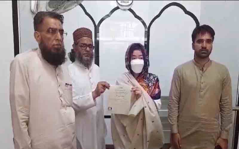 Vietnamese girl arrived in Pakistan to marry her love