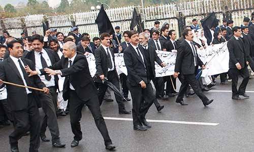 Nationwide protests by Pakistan lawyers