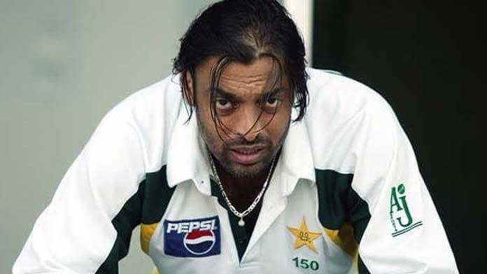 Shoaib Akhtar ridicules Pakistani team over today's match against India