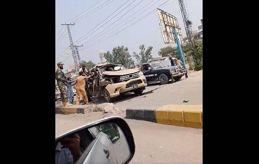 Bomb blast in Peshawar targeting FC, casualties reported