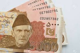 Pakistani Currency in Circulation drops massively by Rs 700 billion: report