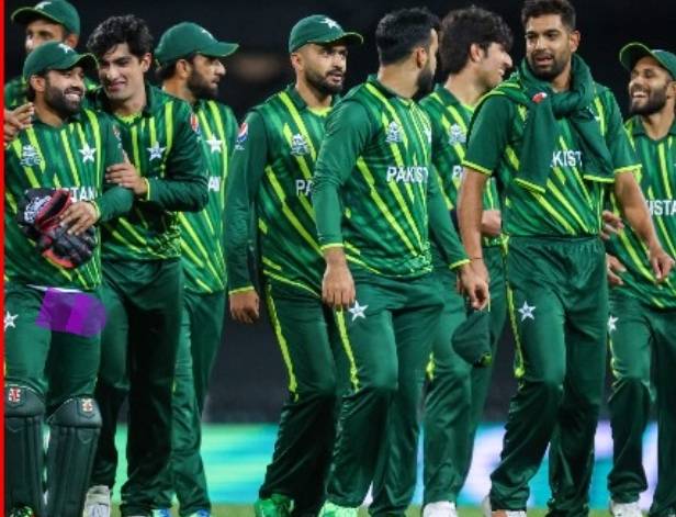 Pakistan Cricket team top slot in danger yet again