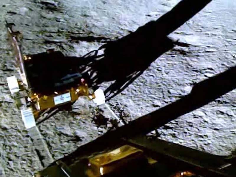 India's Space Agency lost contact with moon lander