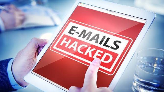 Federal government warns employees of email hacking serious threat