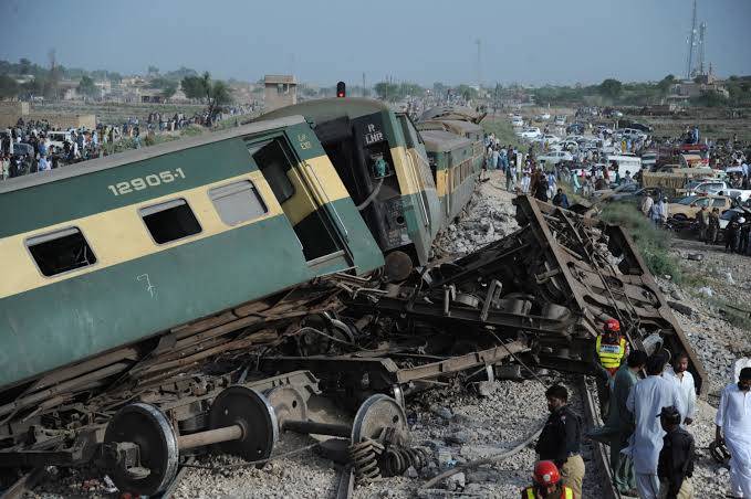 Pakistan Railways two trains crash