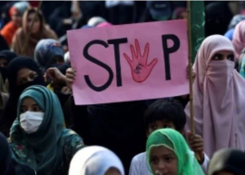 16 years old Pakistani girl kidnapped and gang raped