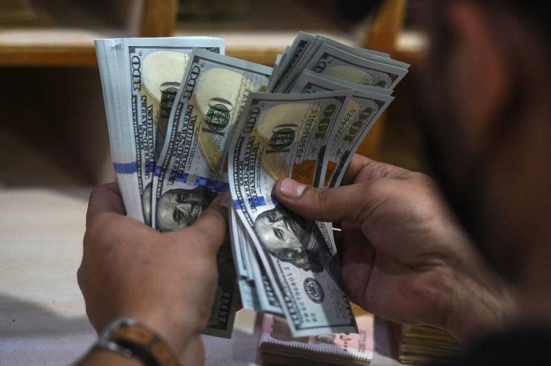 US Dollar to hit back against Pakistan Rupee in coming months: report