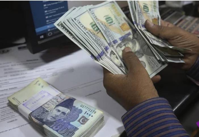 US Dollar drops significantly against Pakistani Rupee in interbank market