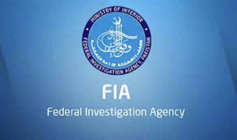 FIA arrests professional beggars leaving for Saudi Arabia under guise of Umrah