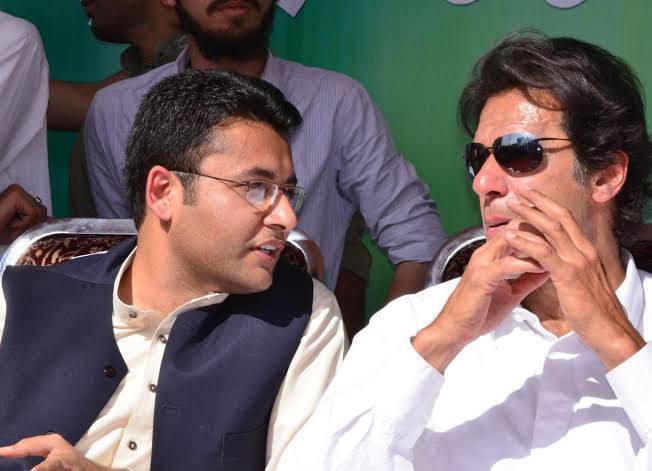 In a big setback, Pioneer member of ISF Farrukh Habib quits PTI and make stunning claims