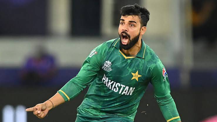 Which player will replace Shadab Khan in Pakistan's Playing XI against New Zealand?