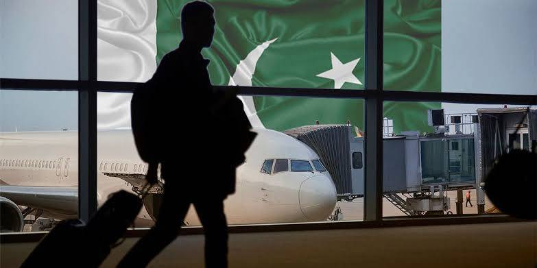 How many Pakistanis left abroad for employment in year 2023?