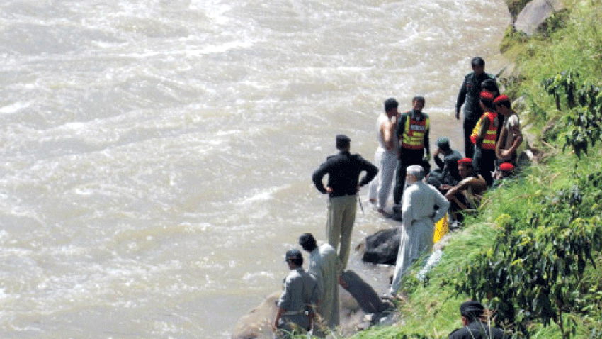 Chilas: Twelve drown as jeep plunges into Indus River