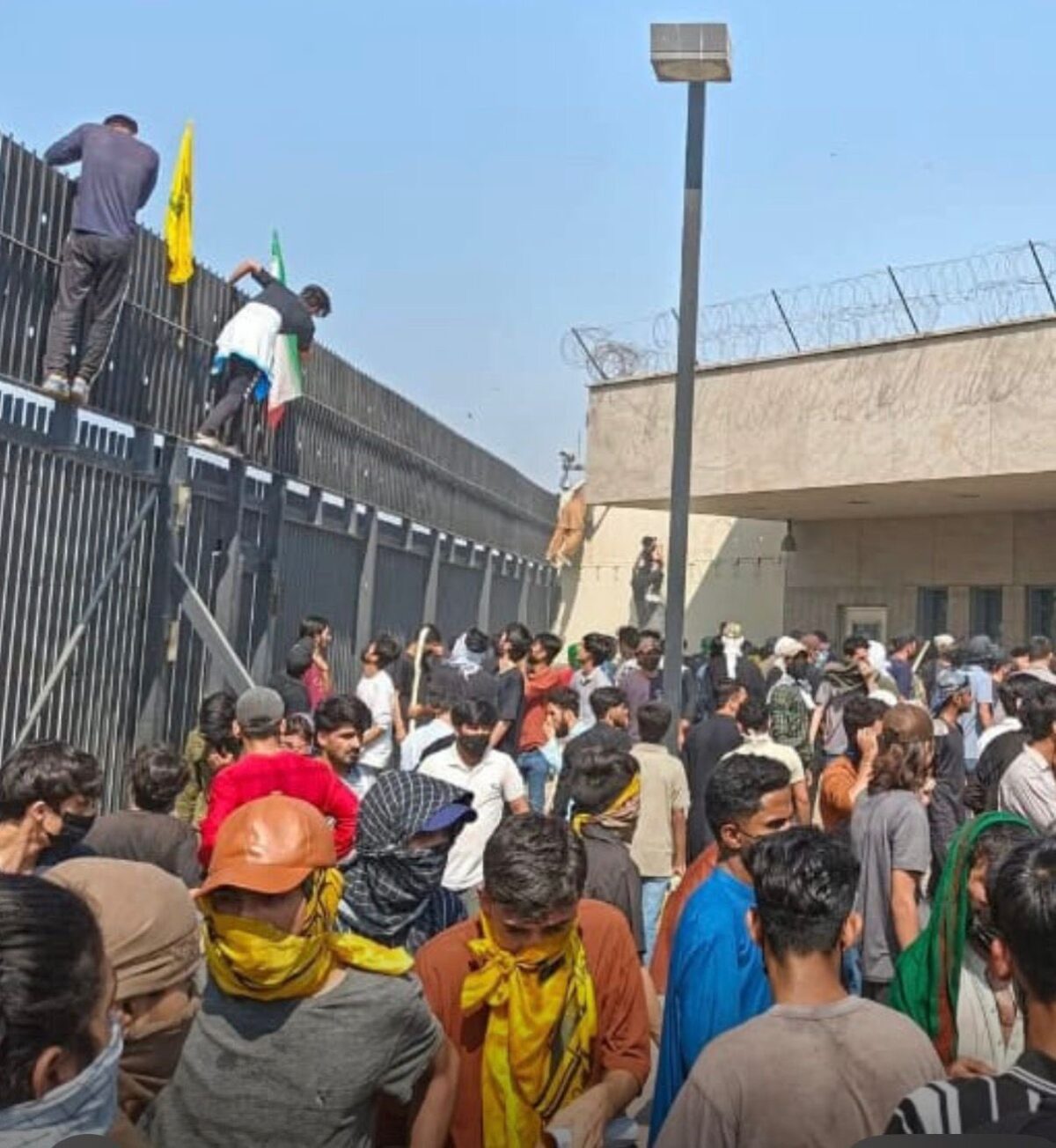 Nine Killed in Violent Clash at US Consulate in Karachi Over Khamenei’s Death