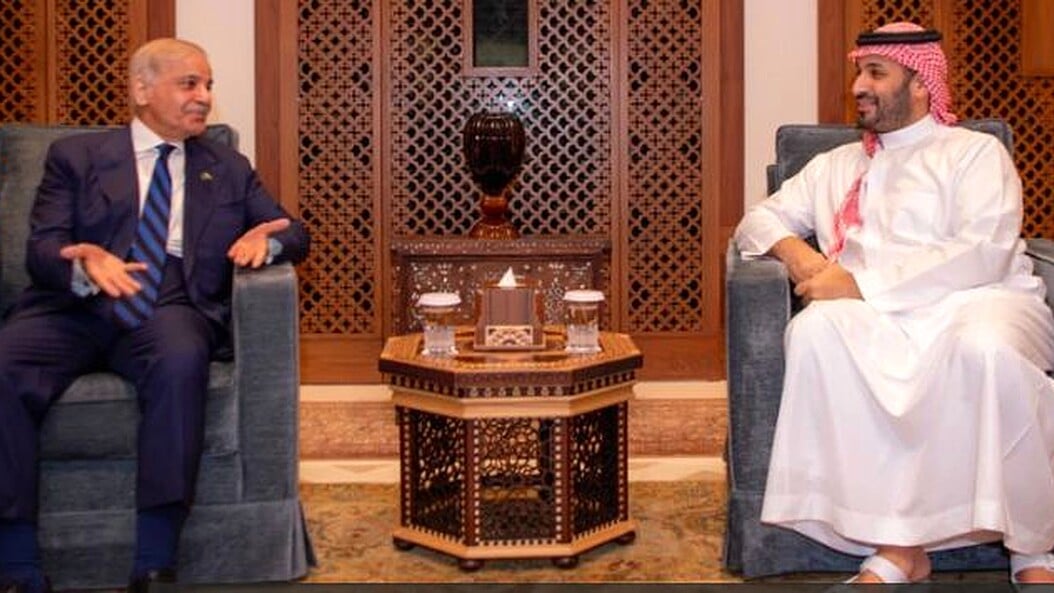 High level meeting between Pakistan and Saudi Arabia top civil-military leadership