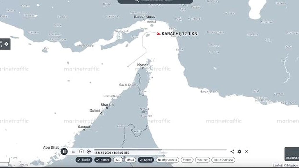 Pakistani Oil Tanker Becomes First Non-Iranian Vessel Successfully Navigates Strait of Hormuz
