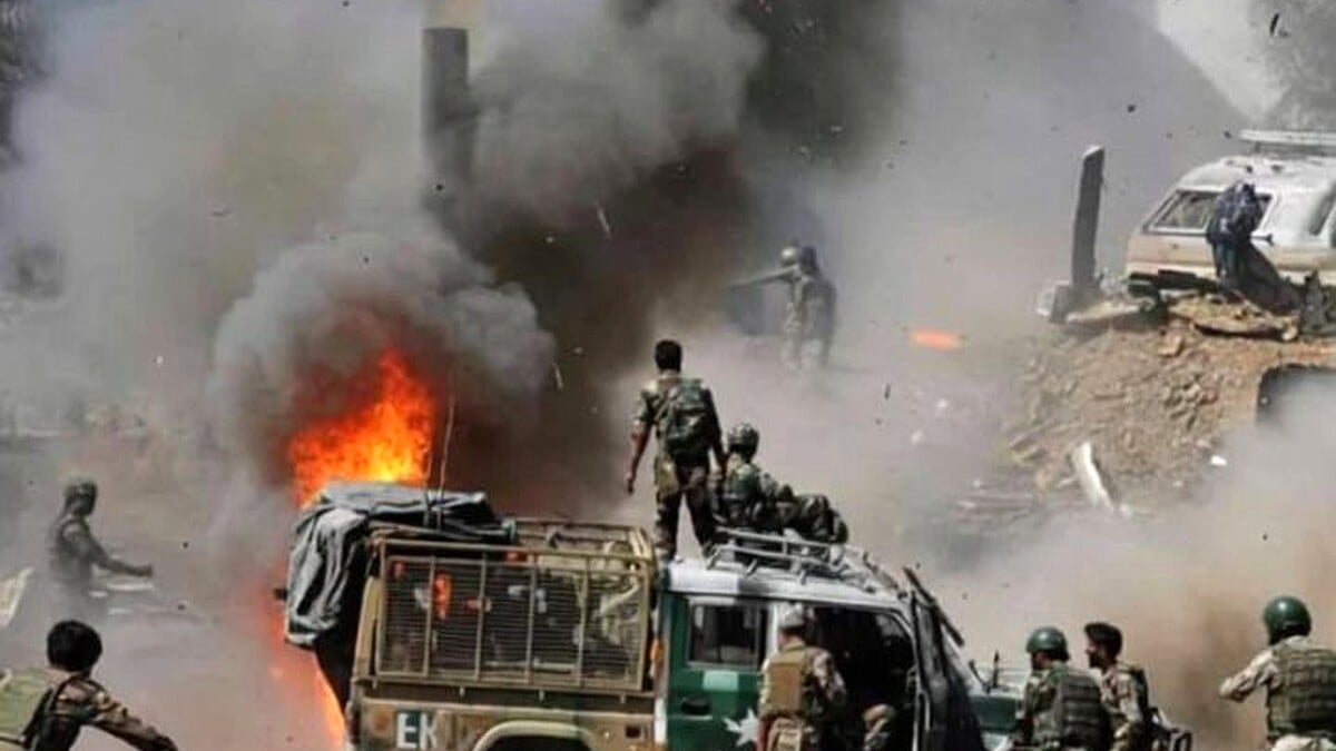 Six Pakistani Soldiers Martyred in Roadside Bomb Blast