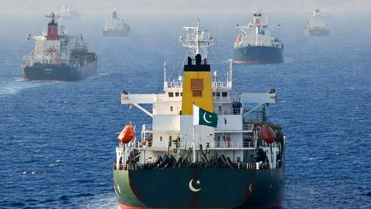 Trump Claims Iran Gifted US 10 Pakistan Flagged Oil Tankers Trump Claims Iran Gifted US 10 Pakistan Flagged Oil Tankers