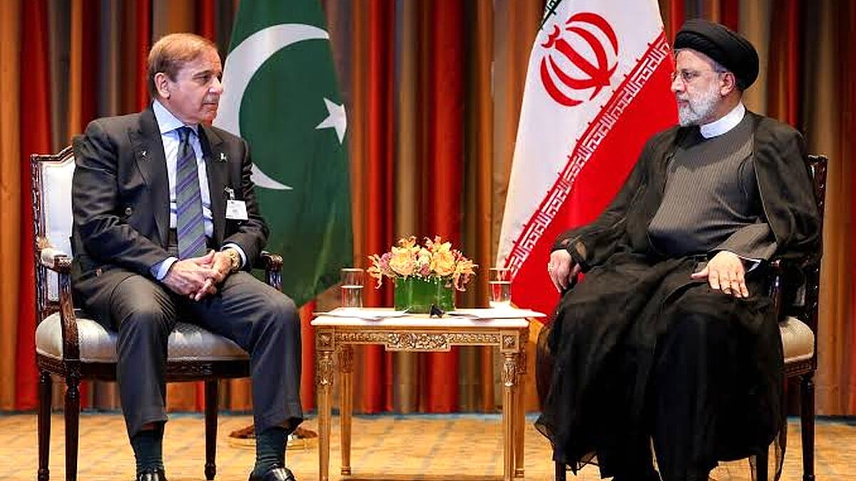 Senior Iranian Diplomat Breaks Silence Over Potential Iran-US Ceasefire Talks in Islamabad