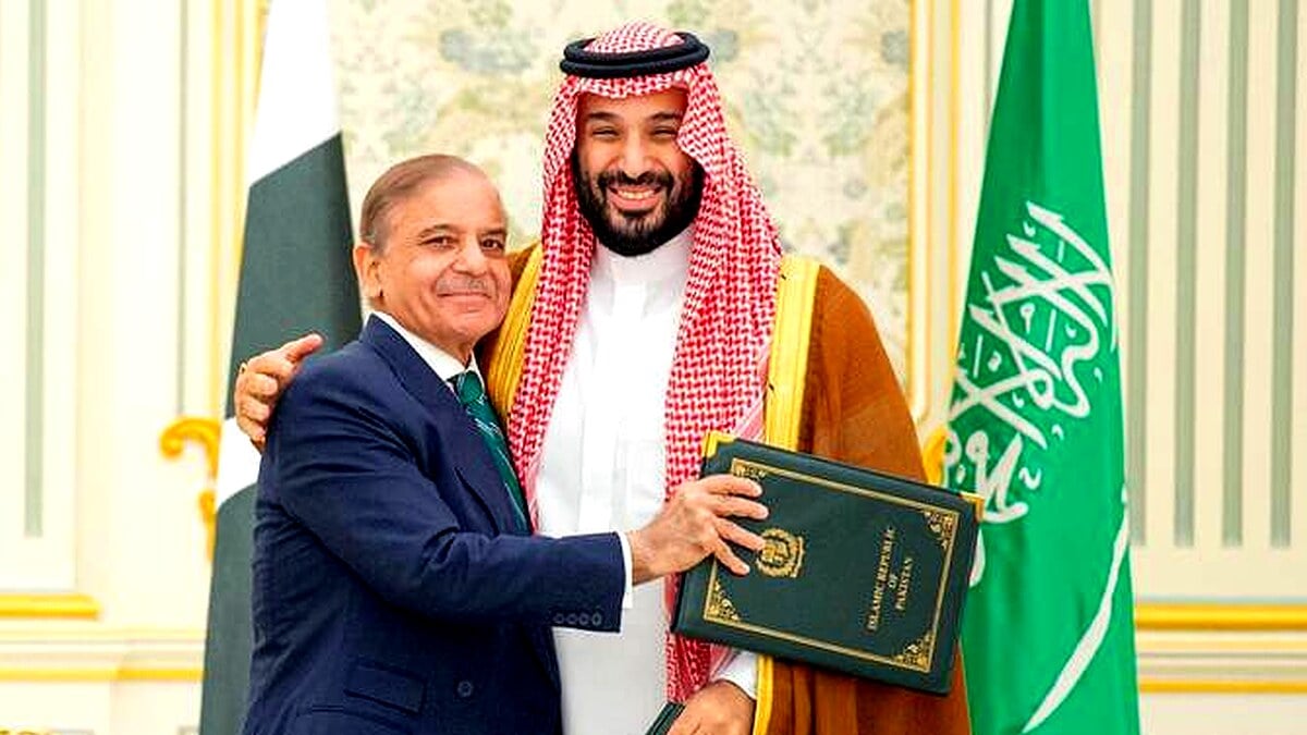$1 Billion Deposited By Saudi Arabia in Pakistan Reserves, Another $2 Billion Expected From Other Friendly Country 