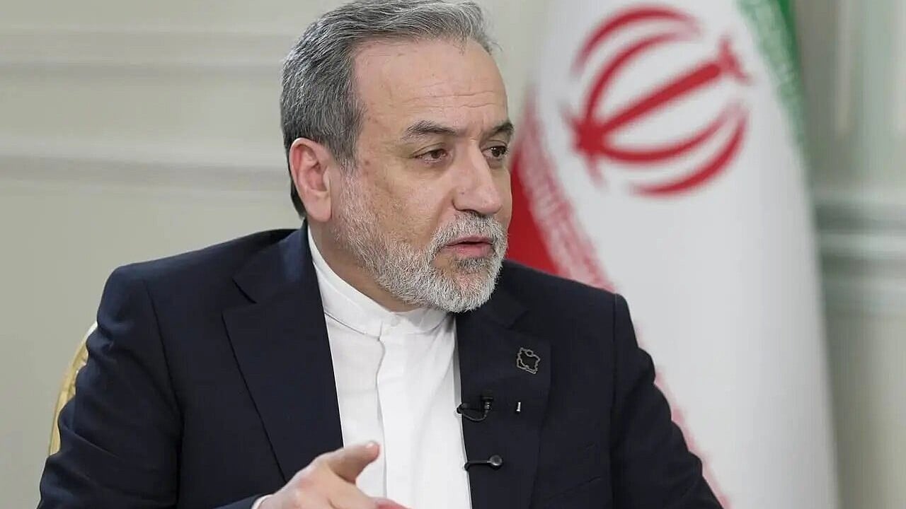 Iranian FM Reacts on US Media Reports of Refusal to go to Islamabad For US-Iran War Negotiations