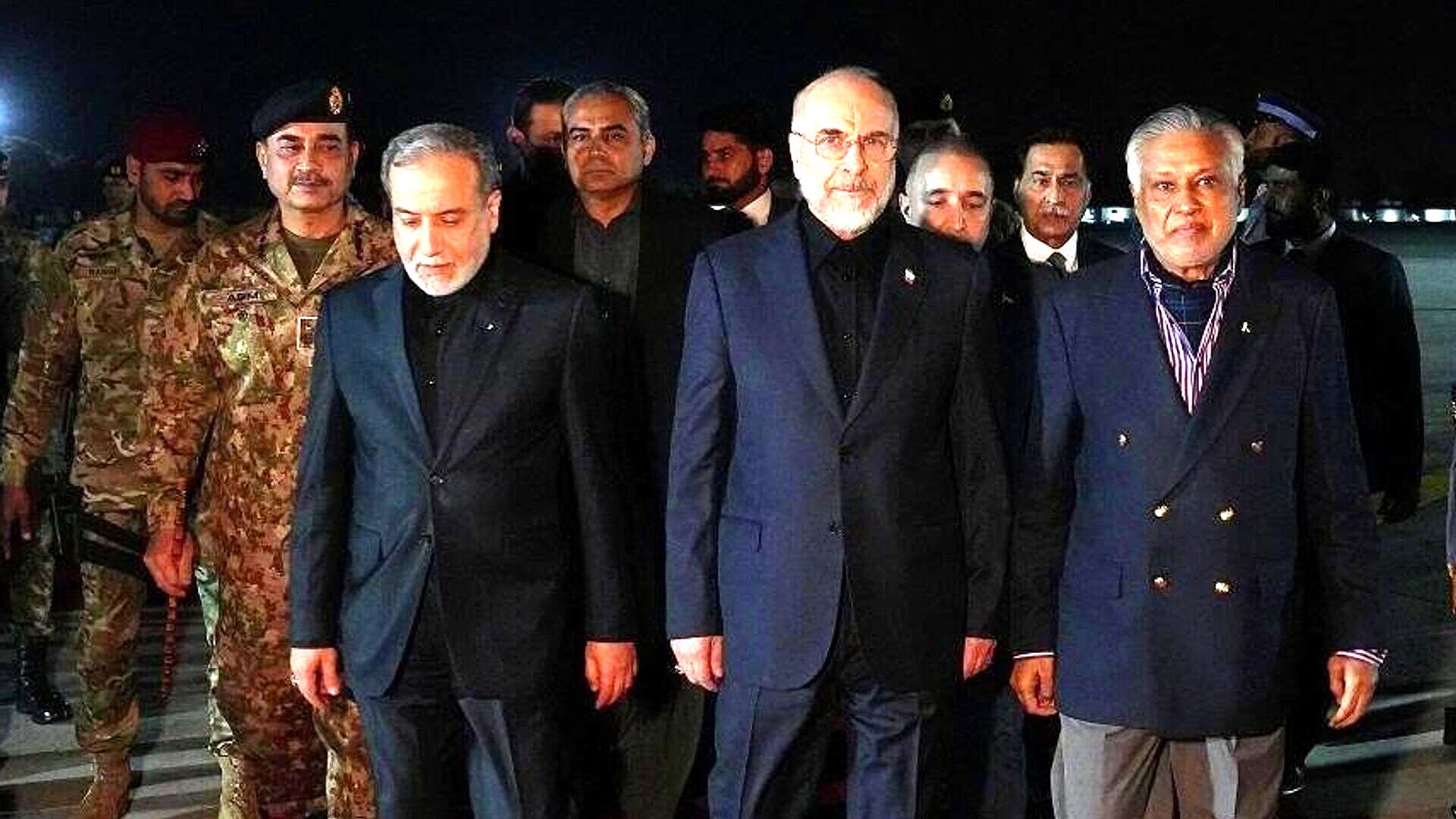 Iranian Delegation Arrives in Islamabad for Crucial US Peace Talks