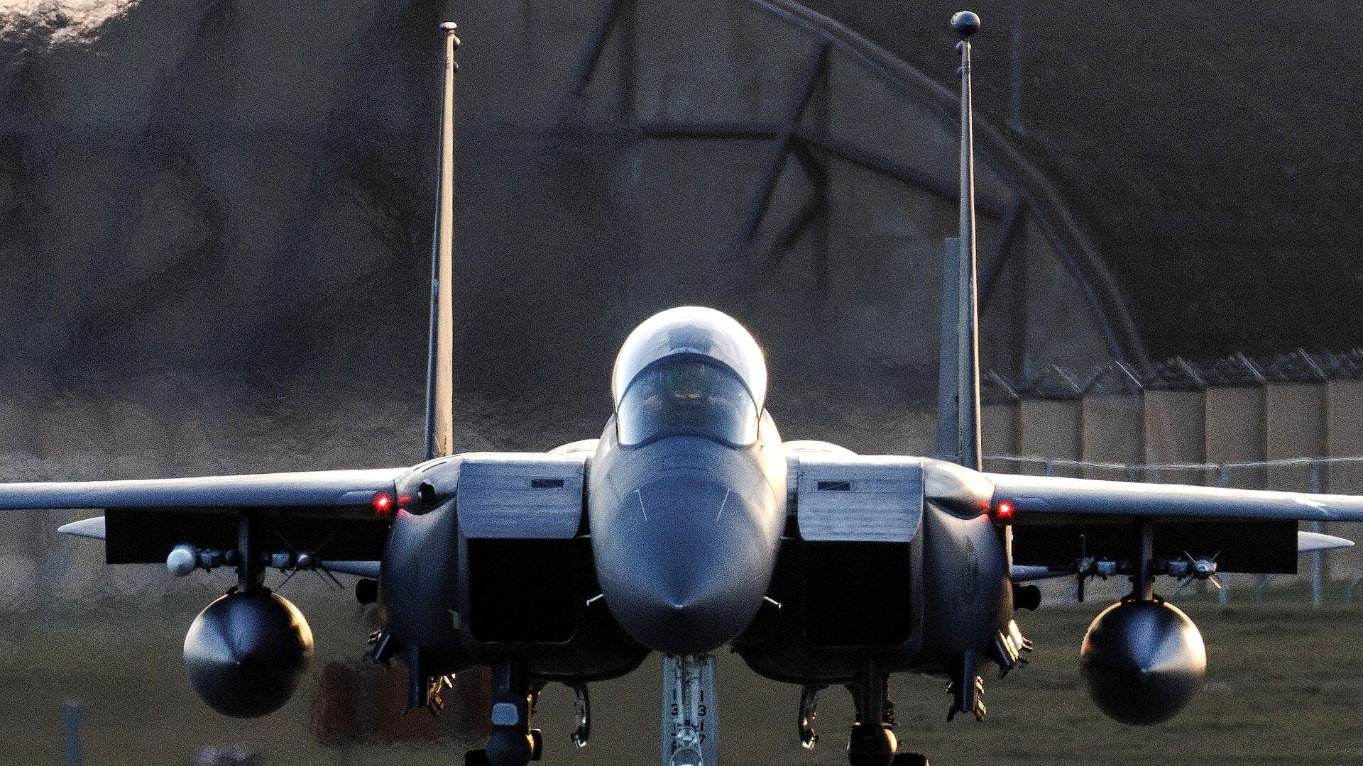 Night Airlift Surge Signals Possible US Strike Plans on Iran