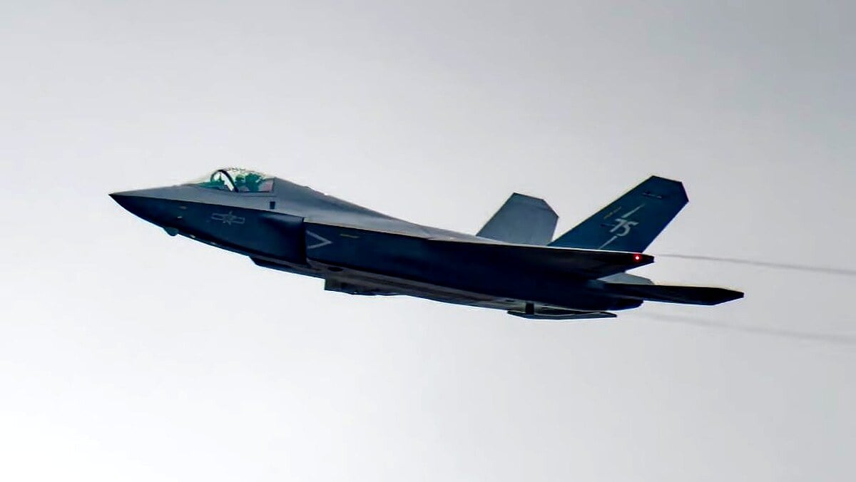Pakistan Eyes J-35 Stealth Jets Armed With Carrier-Killing Missiles