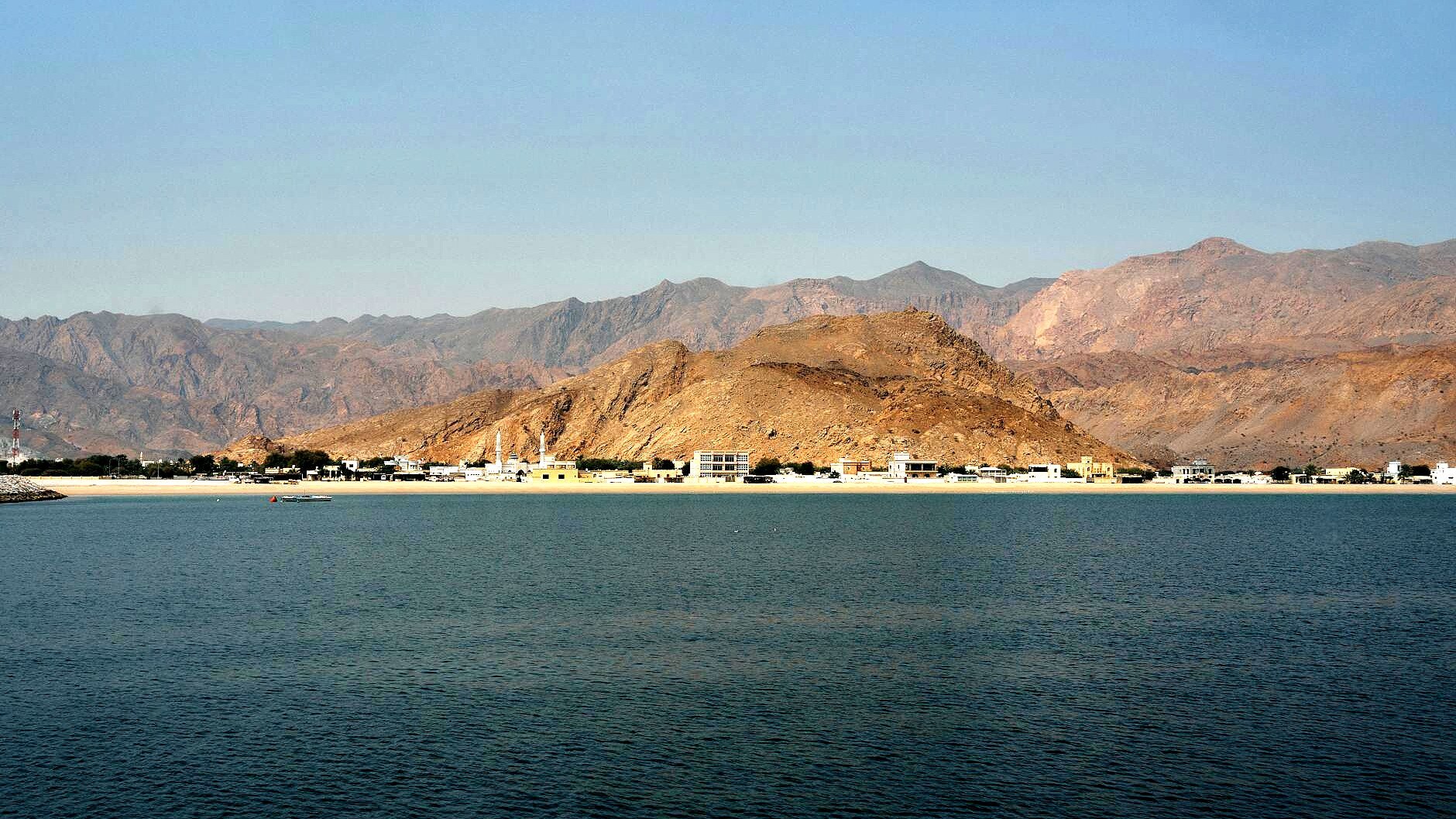 Somali Pirates Hijack Oil Tanker: Rising Threat in Gulf of Aden