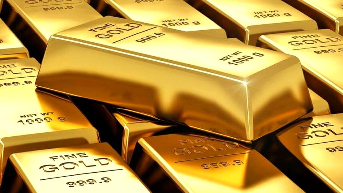 Gold Prices Plummet by 2100 Rupees in Pakistan: Global Impact