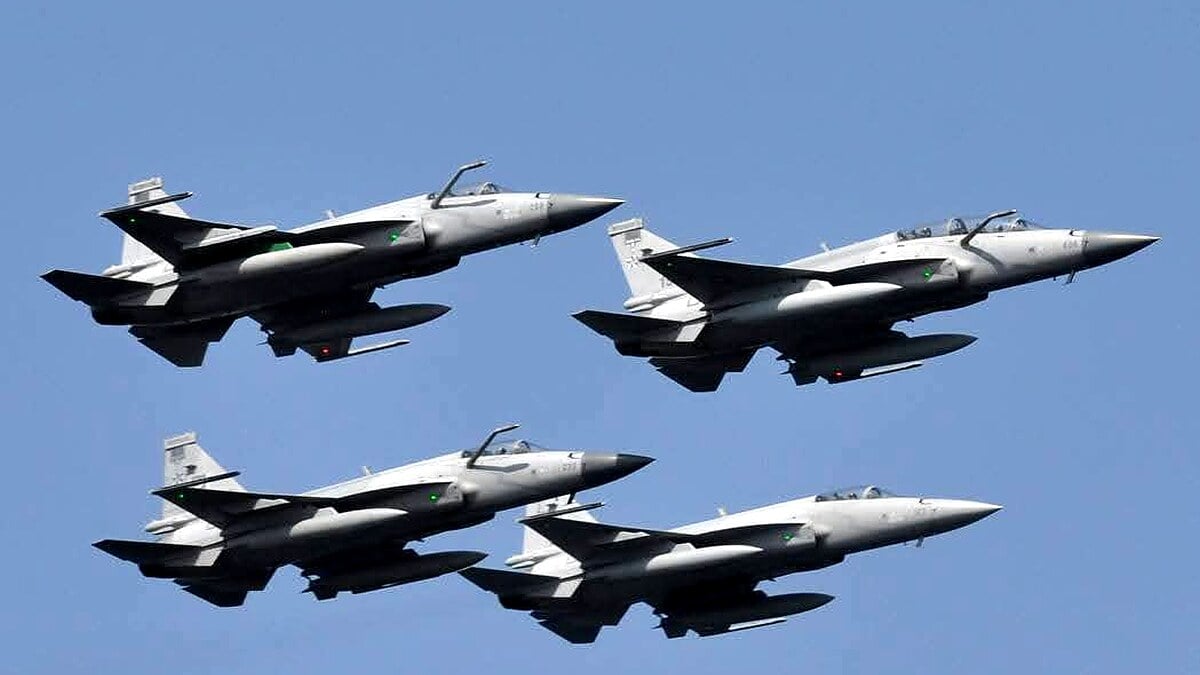 Islamabad Hints at Expanded Pakistan Saudi Defence Alliance With Two