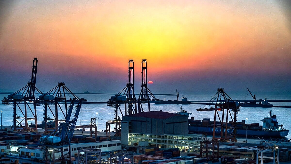 MV Shu Long Diverts to Gwadar Port Amid Rising Regional Trade Tensions