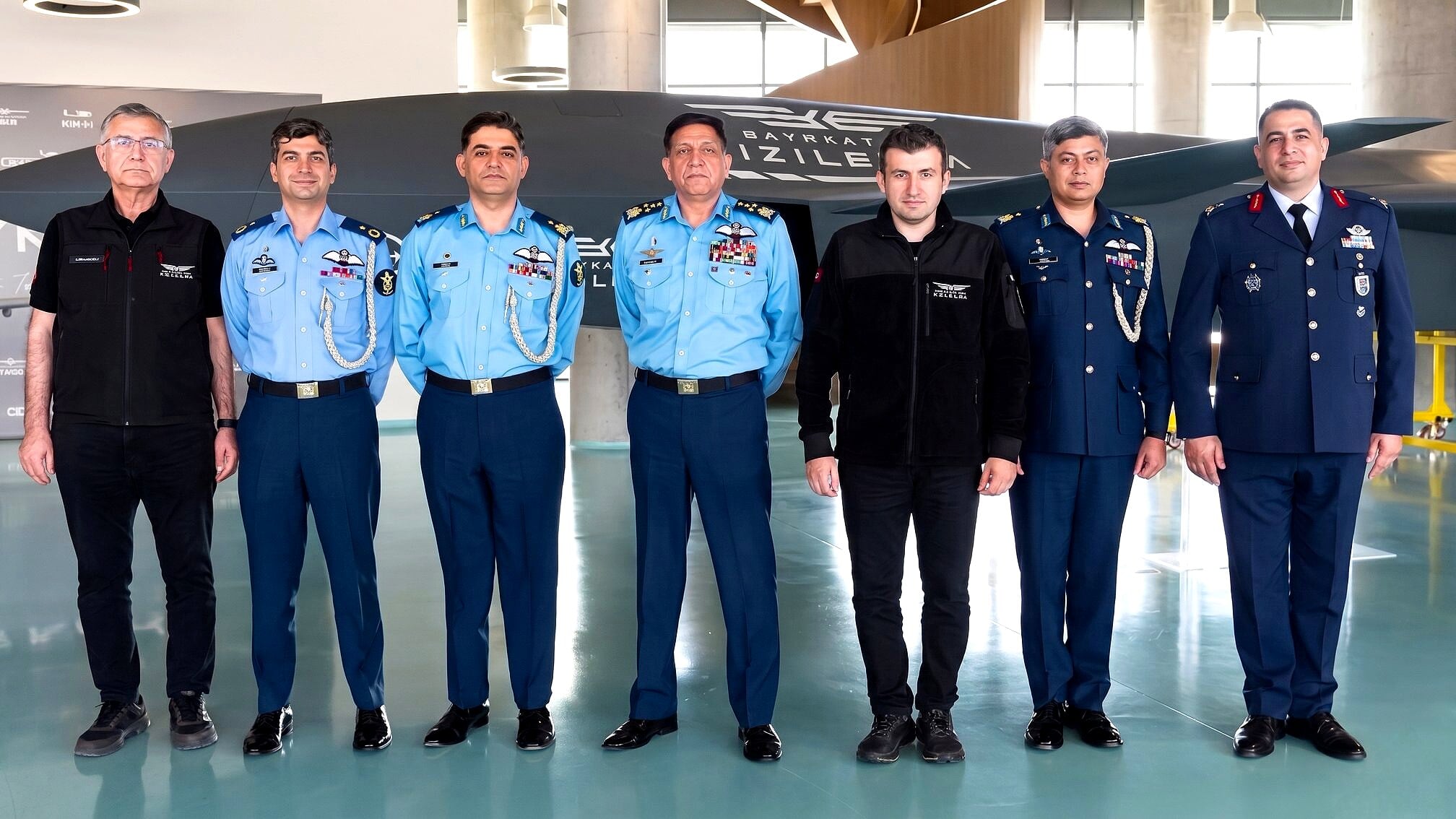 Pakistan Air Chief Holds Strategic Talks on Defence and UAS Pakistan Air Chief Holds Strategic Talks on Defence and UAS