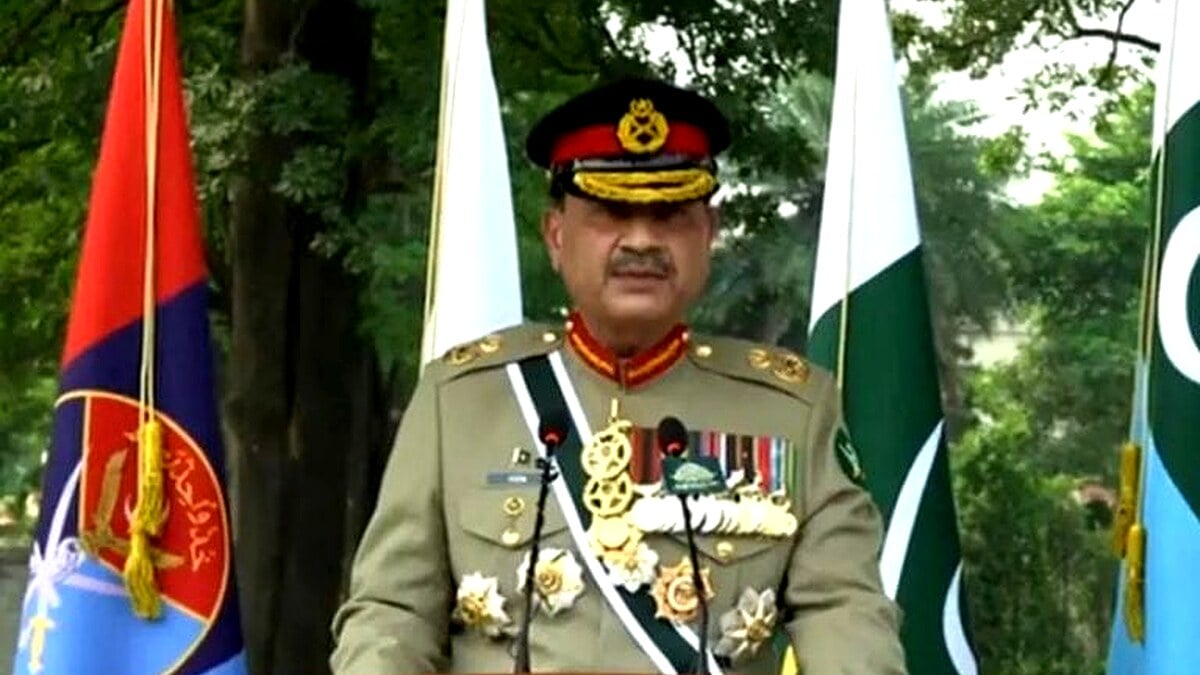 Pakistan Army Chief Warns India of Severe Consequences