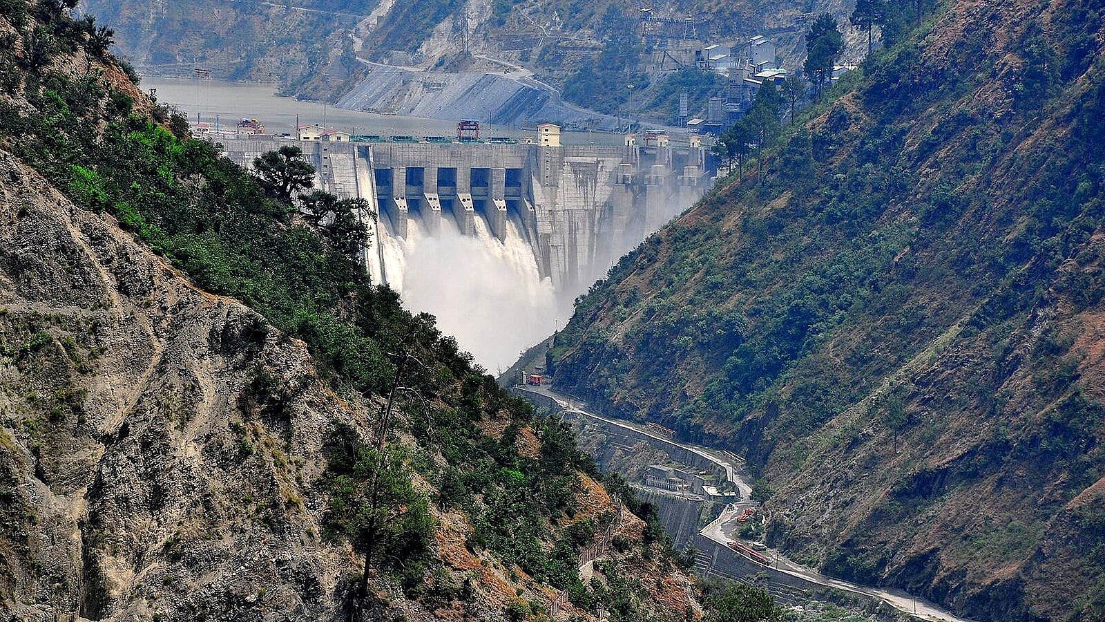 Pakistan Names Baglihar Dam as Target in Stark Water Warning to