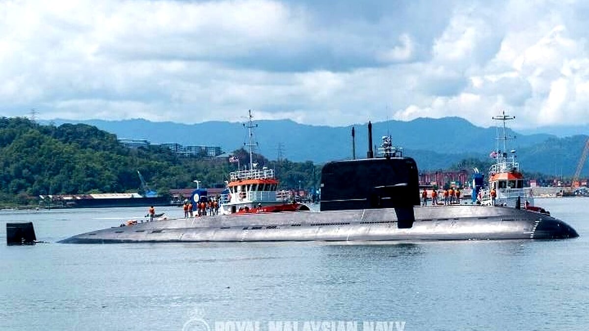 Pakistan Navy's PNS Taimur and PNS/M Hangor Strengthen Ties in Malaysia Pakistan Navy’s PNS Taimur and PNS/M Hangor Strengthen Ties in Malaysia