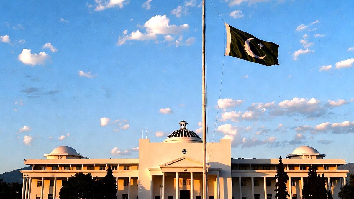 Pakistan Receives $11 Billion in External Loans and Grants in First