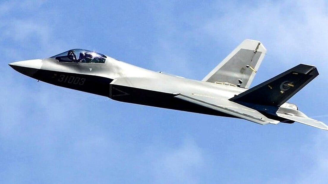 Pakistan Secures Chinese J-35 Stealth Fighter Deal: A Game Changer