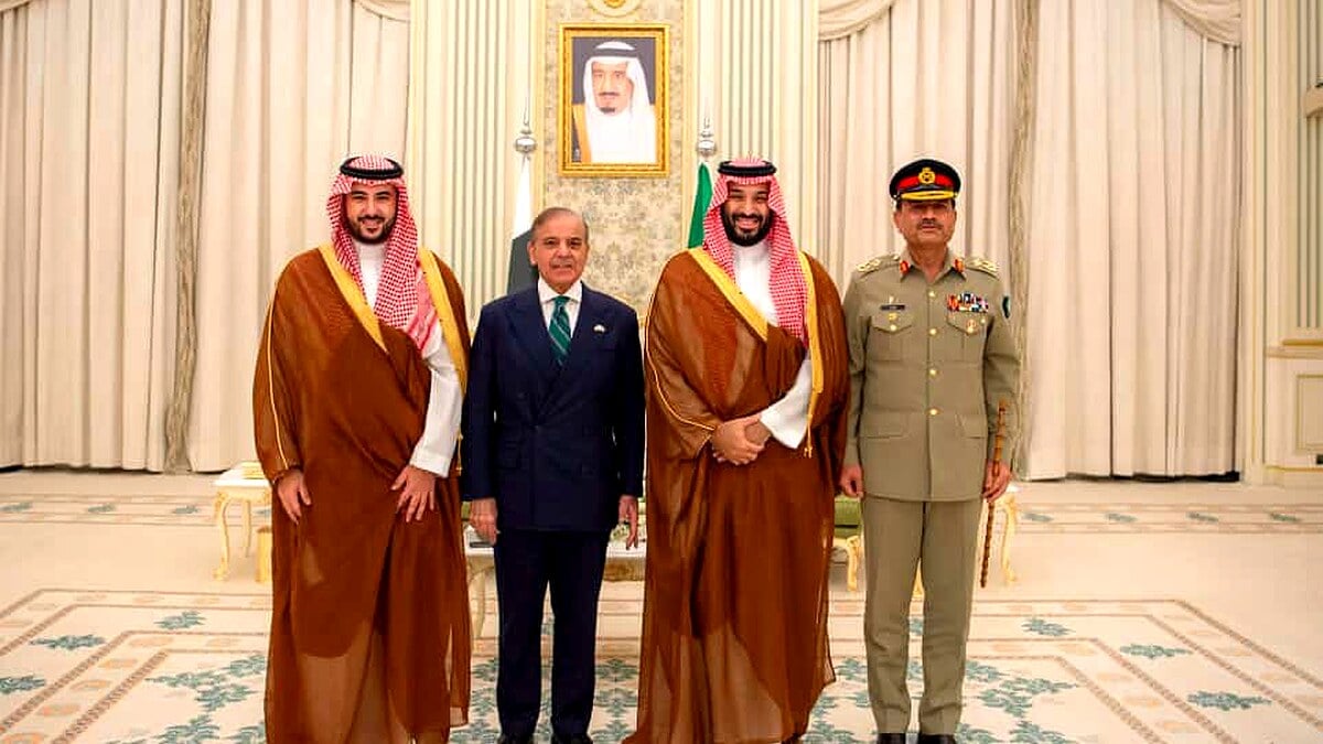 Pakistan Sets Defense Pact Red Line With Saudi Arabia