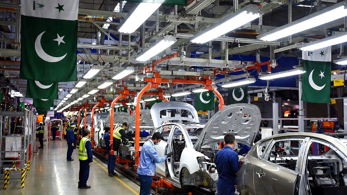 Pakistan Unveils Bold Auto Policy Relief Measures Reducing Cars