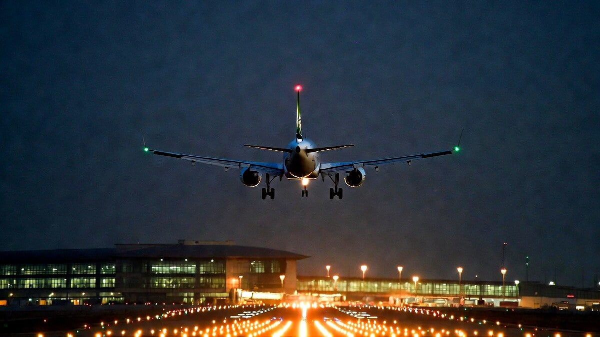 PIA Cuts Saudi Arabia Fares by 40% as Departments Shift to Islamabad