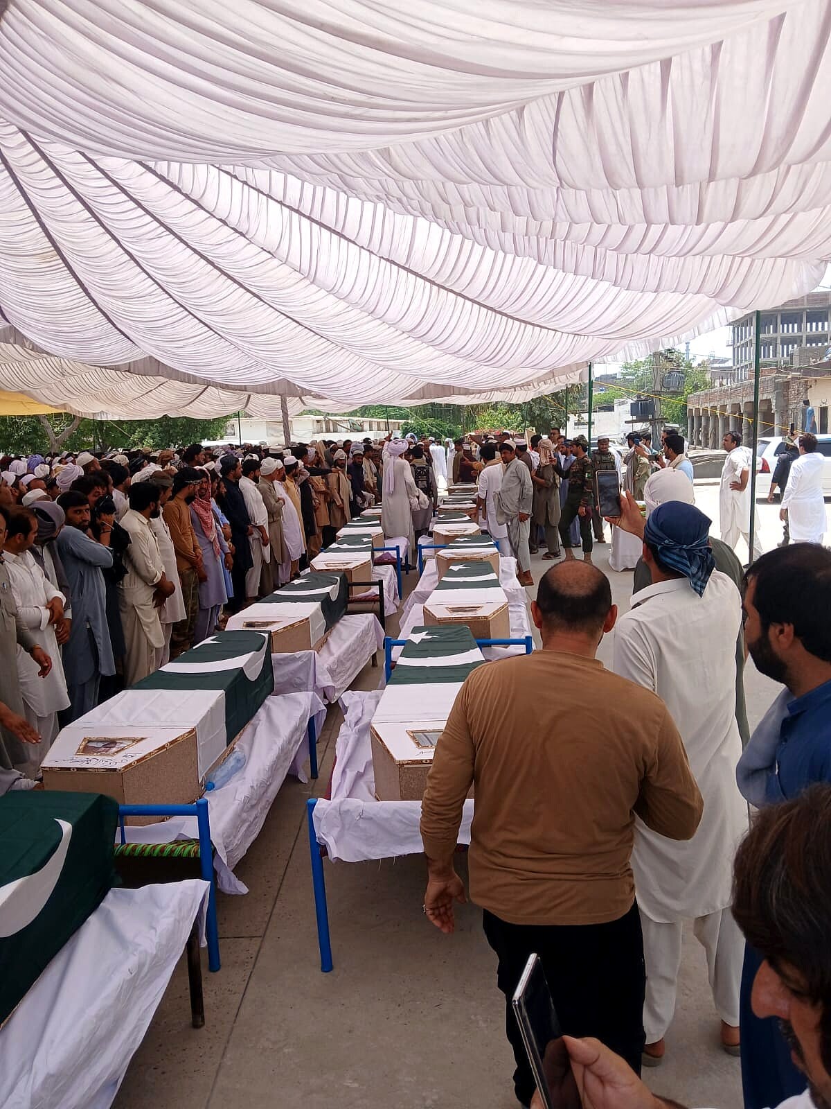 Responsibility Claimed for Deadly Suicide Blast in Pakistan