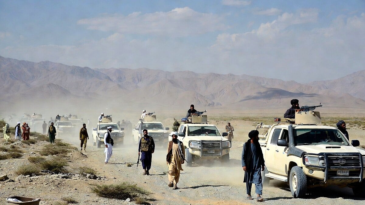 Taliban Masses Fighters on Pakistan Border Raising Fresh Tensions