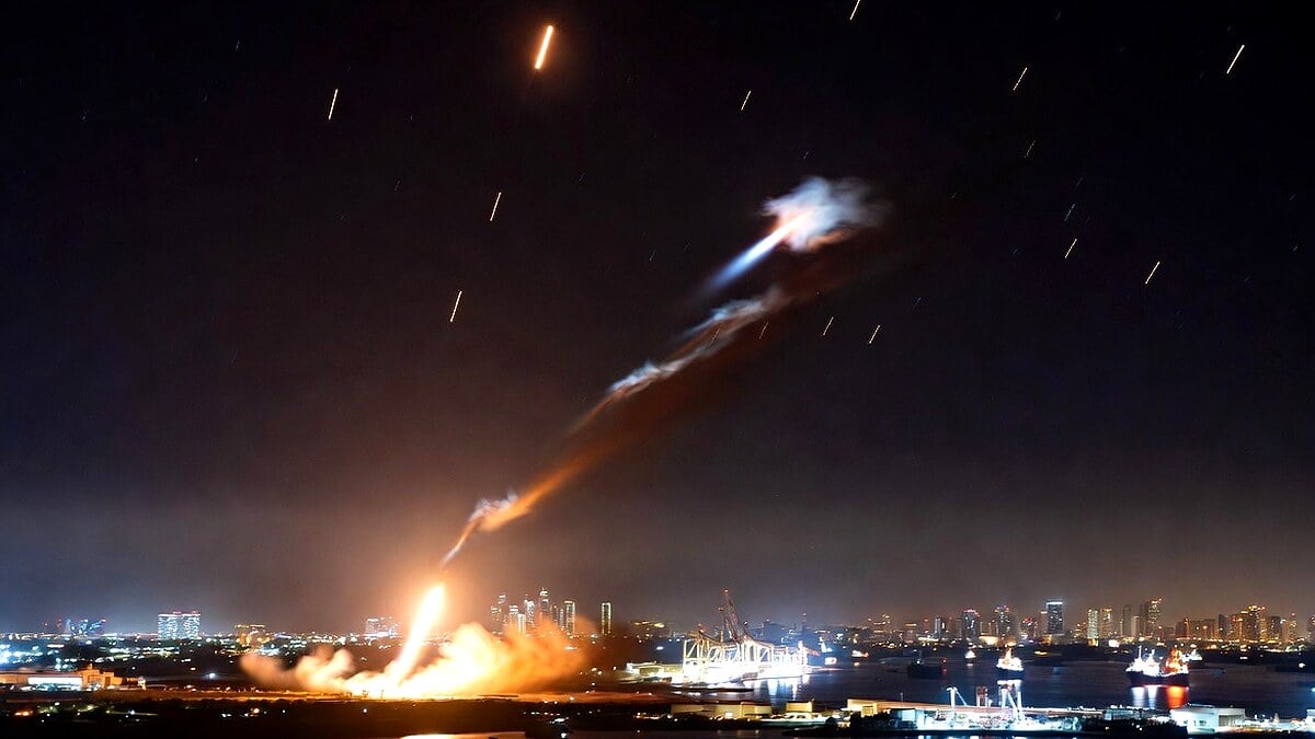 UAE Air Defenses Intercept Iranian Missiles Near Dubai Ports
